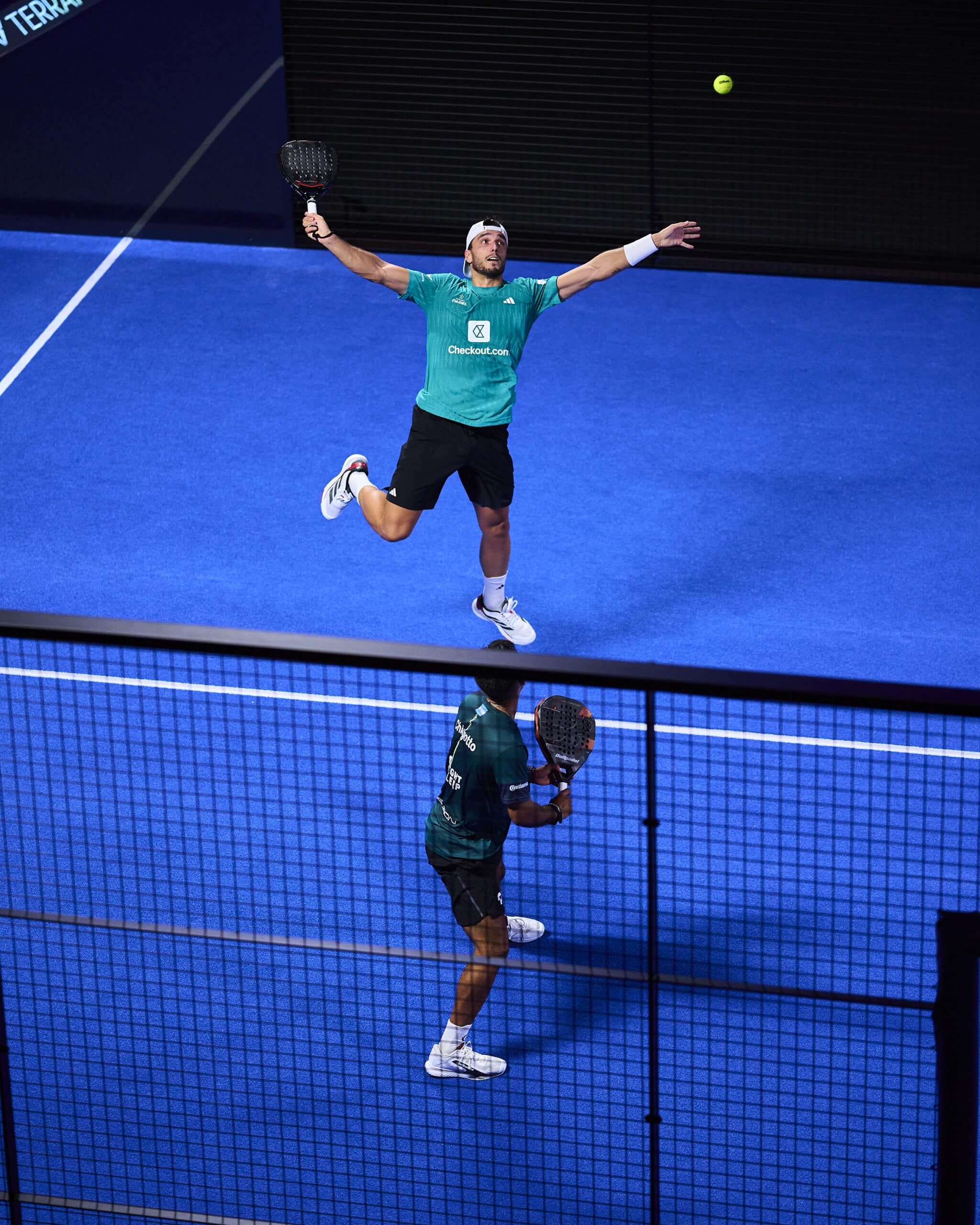 Premier-Padel-Dusseldorf-100padel3-scaled.jpg